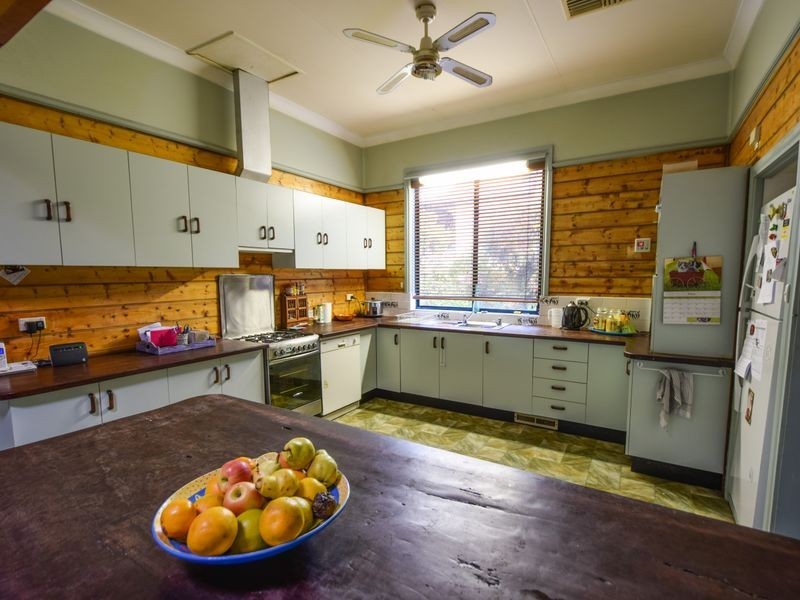 47 Caple Street, Young NSW 2594
