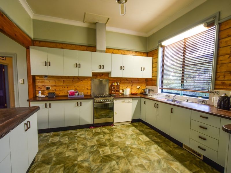 47 Caple Street, Young NSW 2594