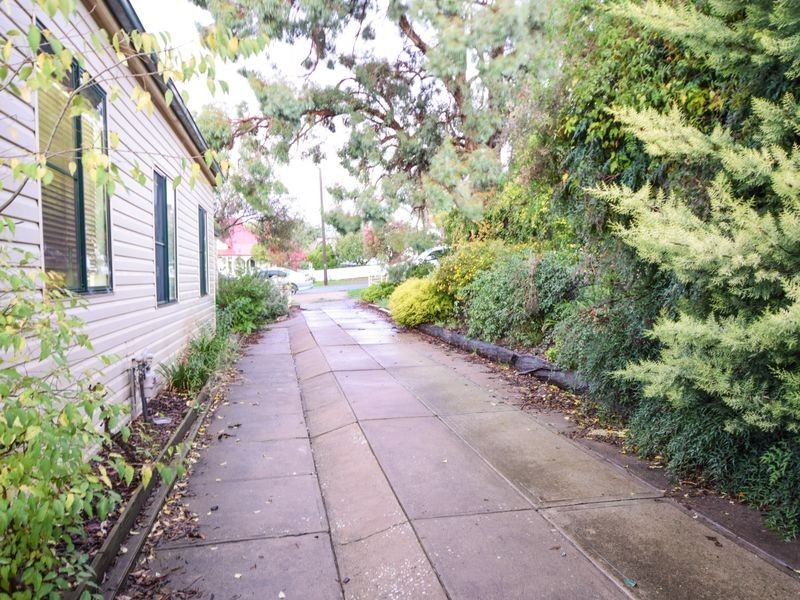 47 Caple Street, Young NSW 2594