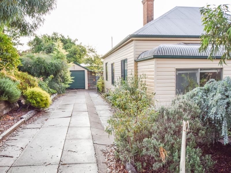 47 Caple Street, Young NSW 2594