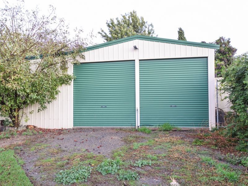 47 Caple Street, Young NSW 2594