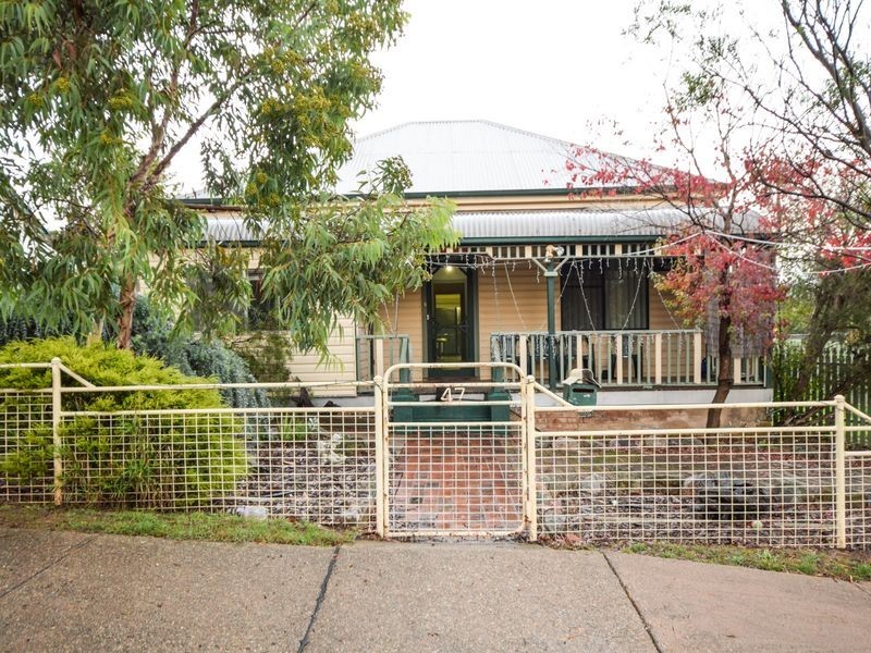 47 Caple Street, Young NSW 2594