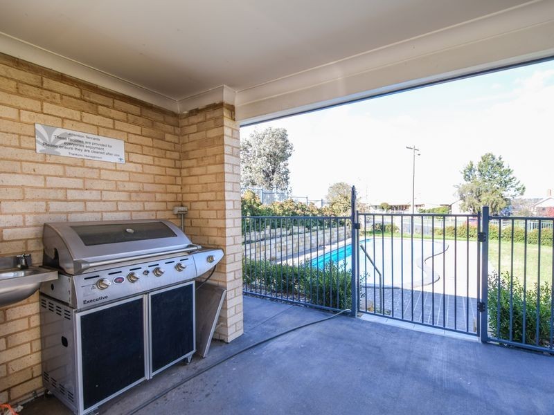 6/157 William Street, Young NSW 2594