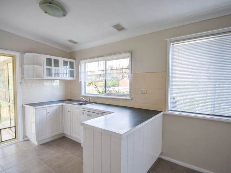 12 Milong Street, Young NSW 2594