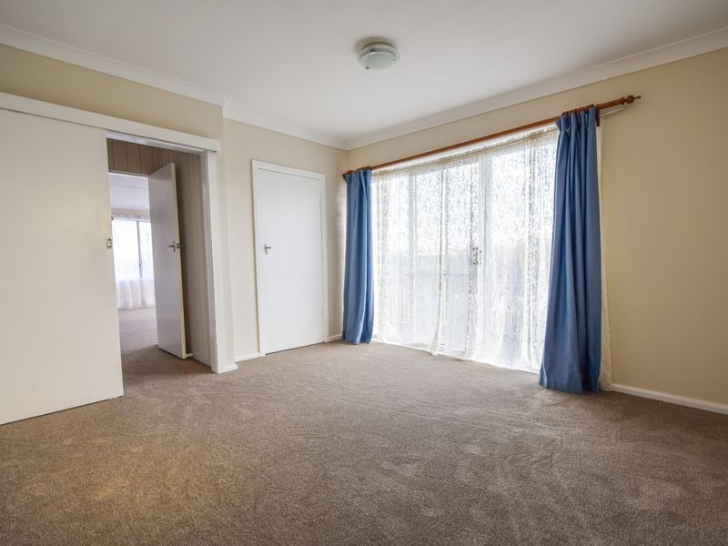 12 Milong Street, Young NSW 2594