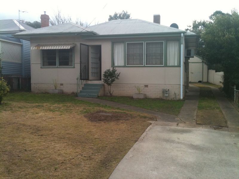 65 Brock Street, Young NSW 2594