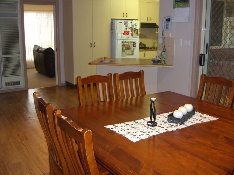 3 Mathew Street, Young NSW 2594