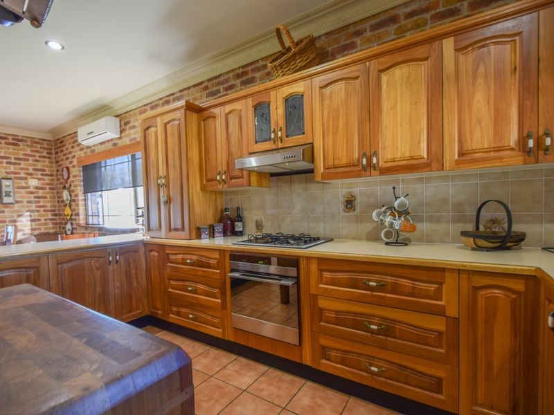 20 Boundary Road, Young NSW 2594