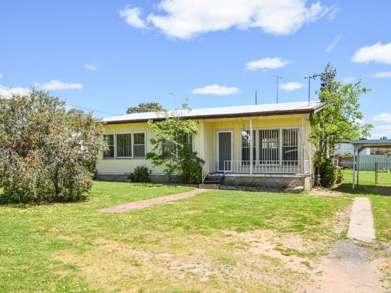 33 Thornhill Street, Young NSW 2594