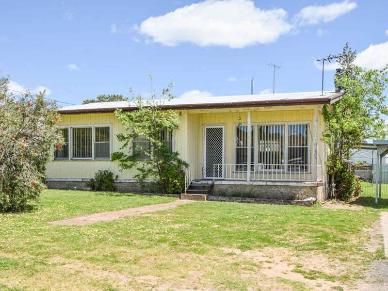 33 Thornhill Street, Young NSW 2594