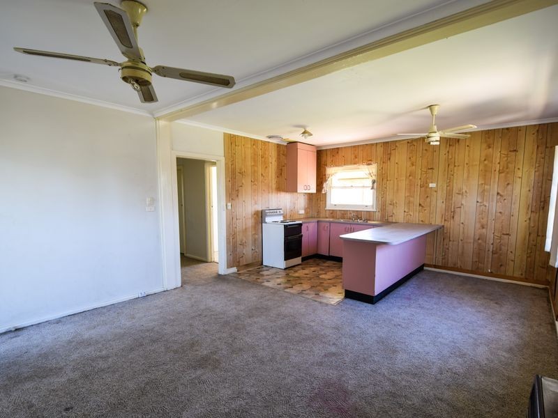 33 Thornhill Street, Young NSW 2594