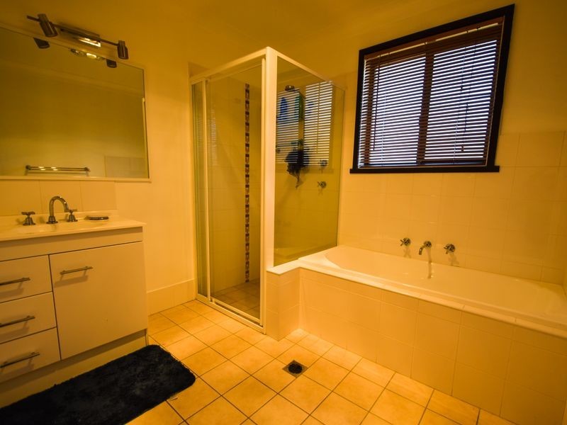 14 Crichton Crescent, Young NSW 2594