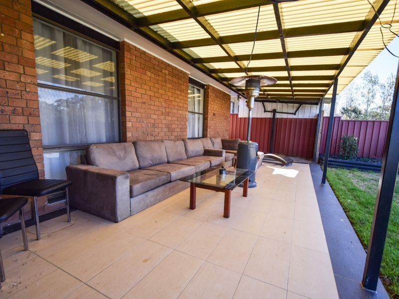 14 Crichton Crescent, Young NSW 2594