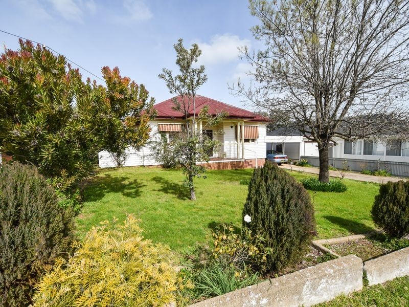 30 William Street, Young NSW 2594