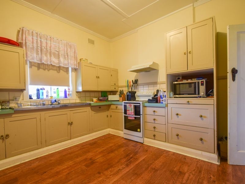 30 William Street, Young NSW 2594
