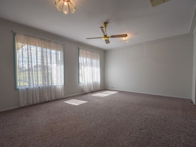 14 Tadros Ave, Young NSW 2594