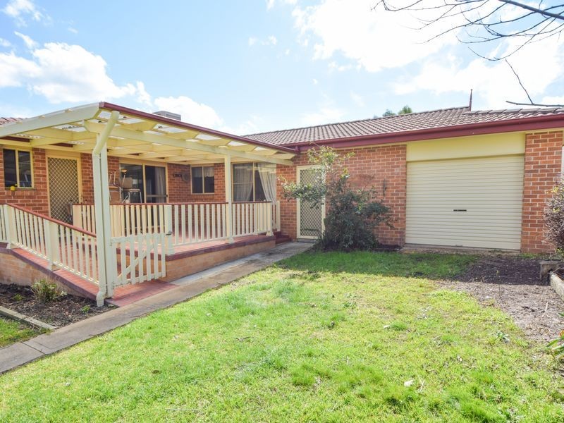 14 Tadros Ave, Young NSW 2594