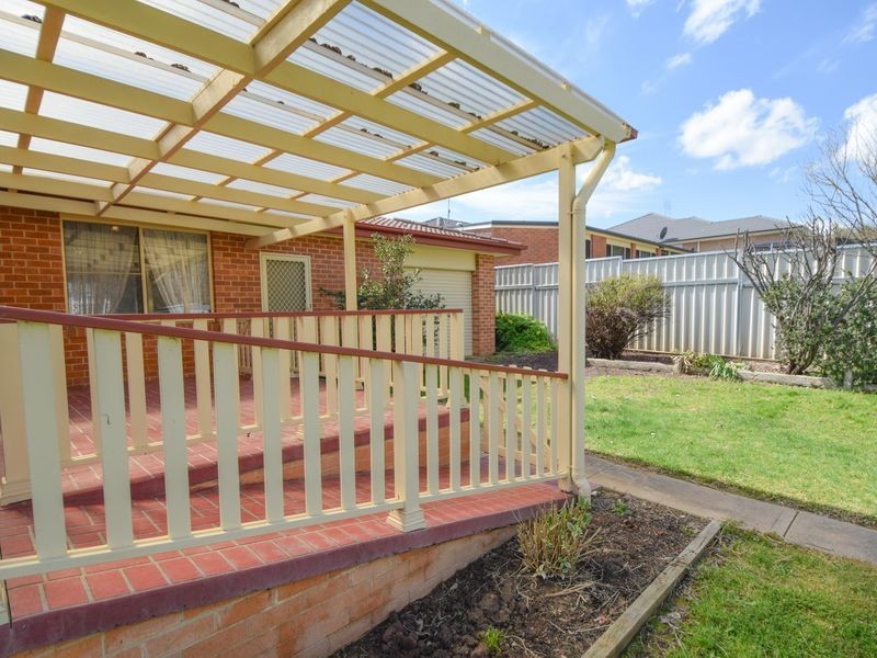 14 Tadros Ave, Young NSW 2594