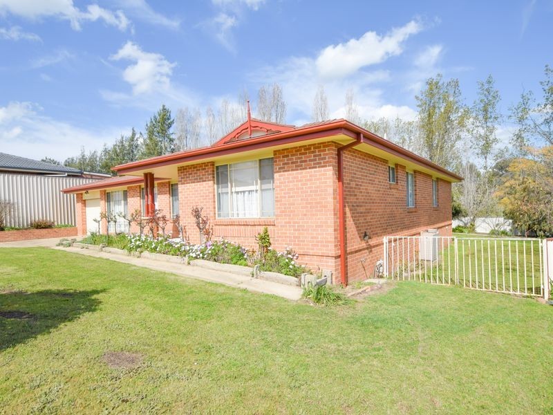 14 Tadros Ave, Young NSW 2594