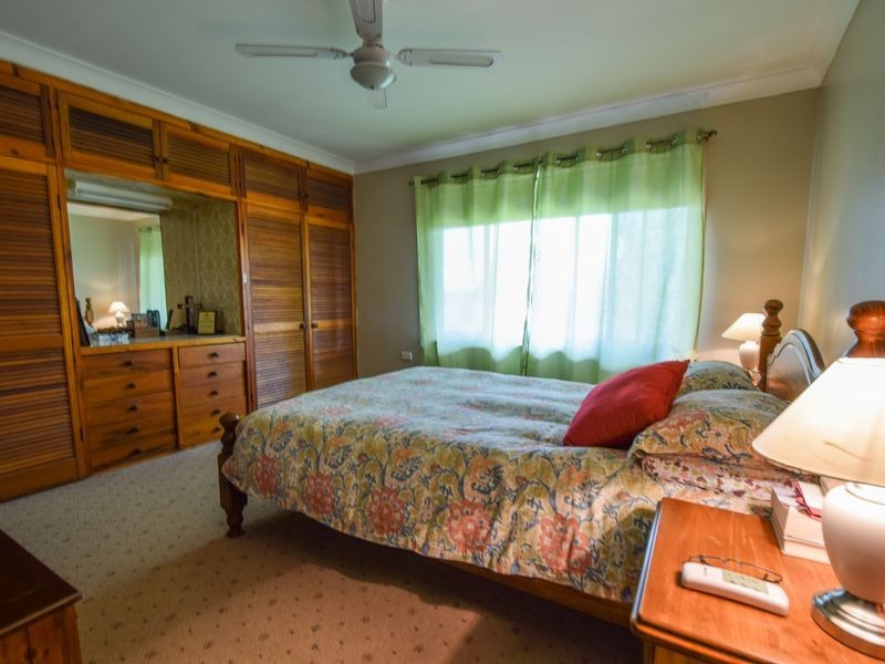 135 Edwards Street, Young NSW 2594