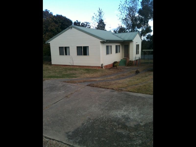 18 Musgrave Street, Young NSW 2594