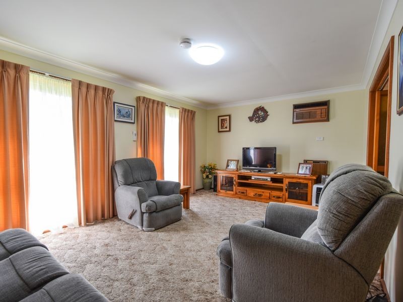 2 Dwyer Drive, Young NSW 2594