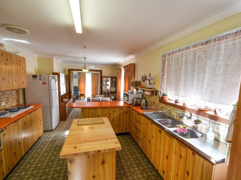 2 Dwyer Drive, Young NSW 2594