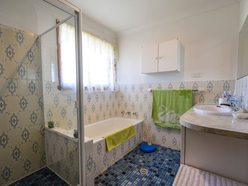 2 Dwyer Drive, Young NSW 2594