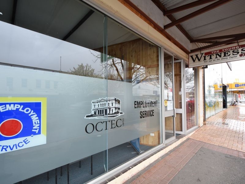 61 Boorowa Street, Young NSW 2594