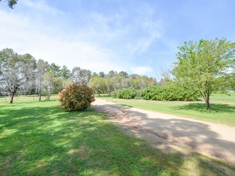 7 Ratho Road, Young NSW 2594