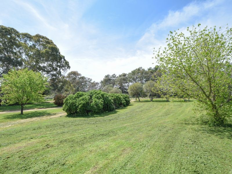 7 Ratho Road, Young NSW 2594