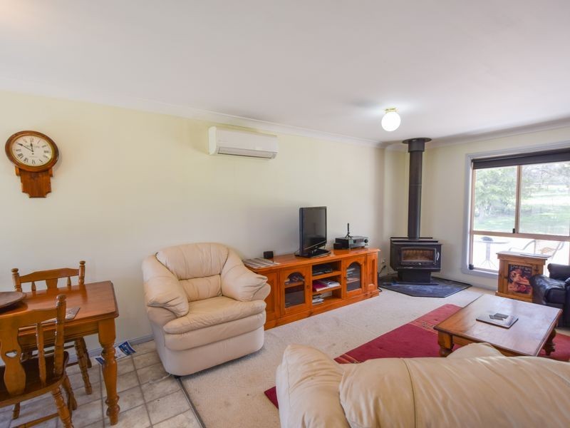 7 Ratho Road, Young NSW 2594