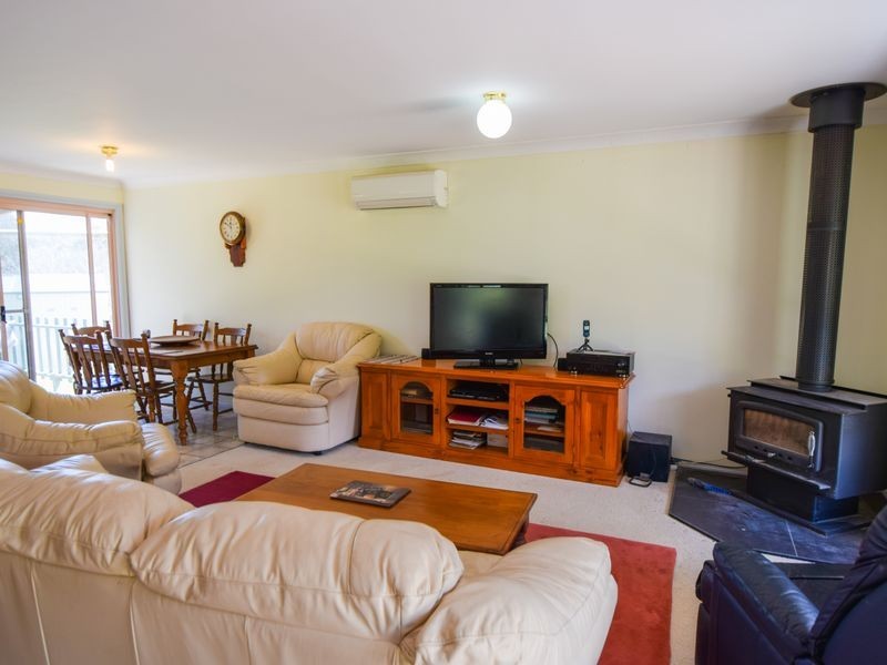 7 Ratho Road, Young NSW 2594