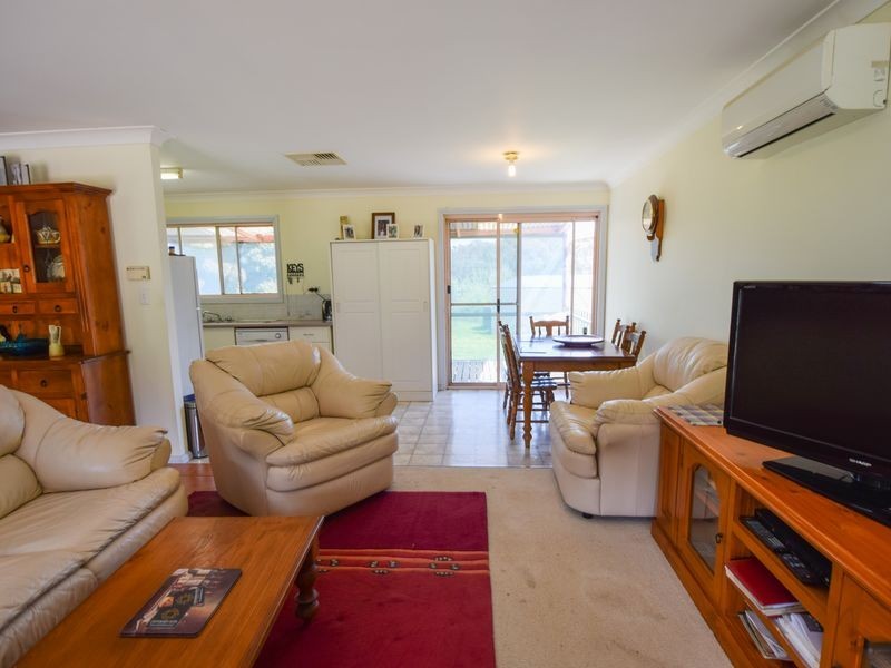 7 Ratho Road, Young NSW 2594