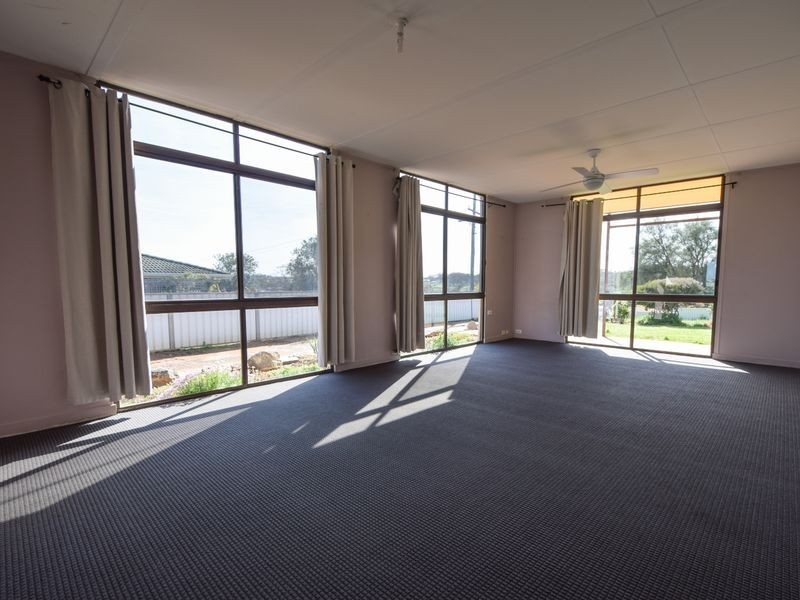 88 Willawong Street, Young NSW 2594