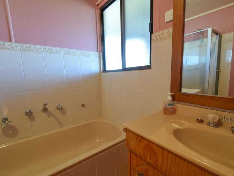 88 Willawong Street, Young NSW 2594