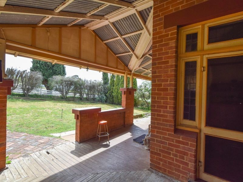 96 William Street, Young NSW 2594