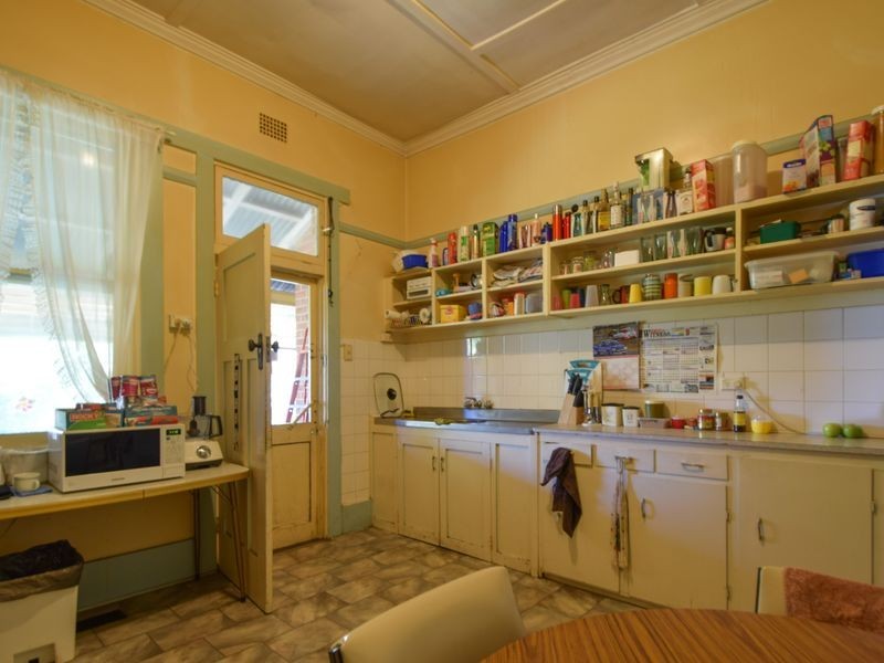 96 William Street, Young NSW 2594