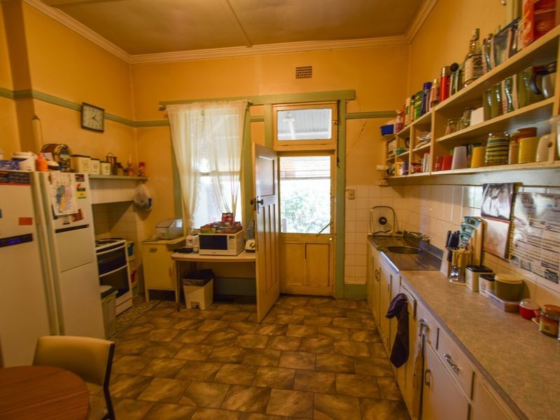 96 William Street, Young NSW 2594