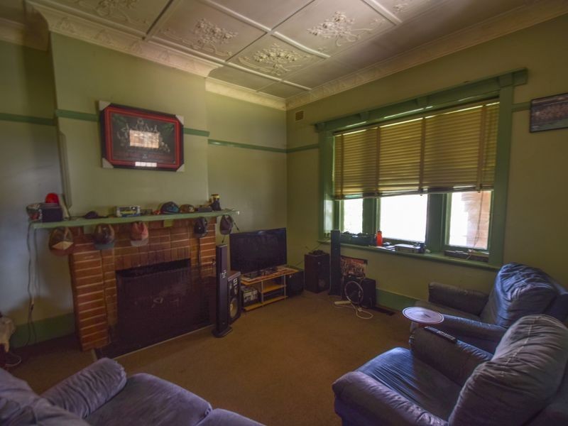 96 William Street, Young NSW 2594