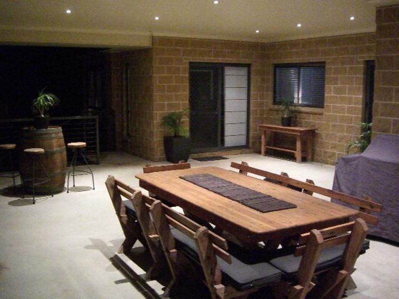 12 Hills St, Young NSW 2594