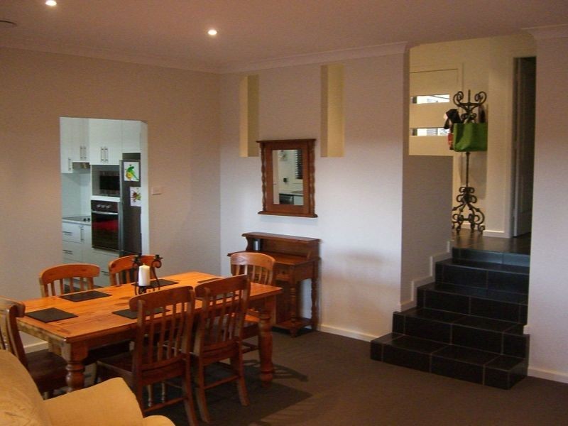 12 Hills St, Young NSW 2594
