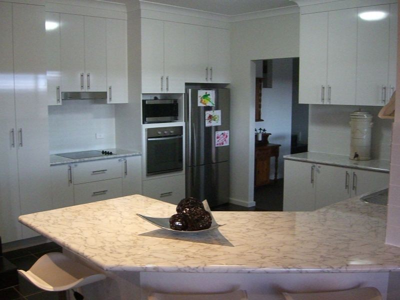 12 Hills St, Young NSW 2594
