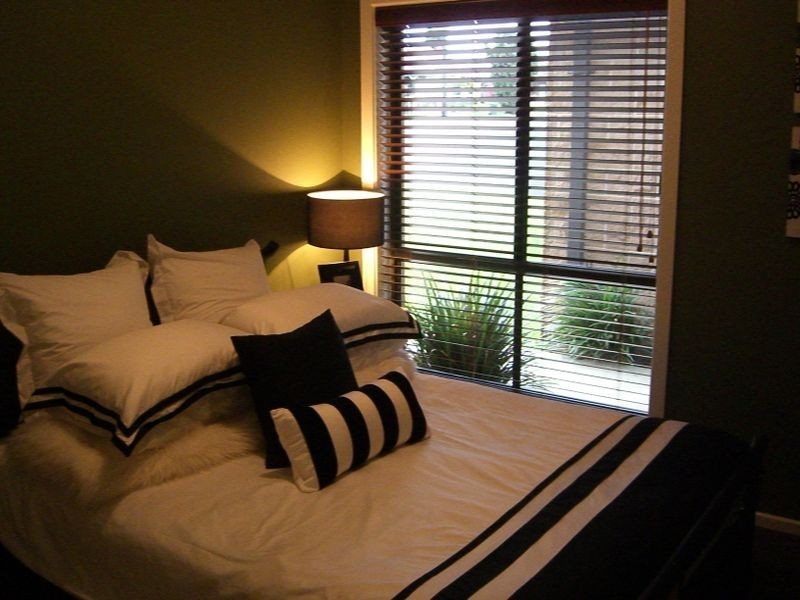 12 Hills St, Young NSW 2594