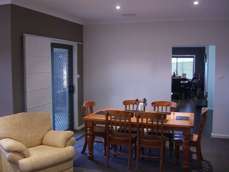 12 Hills St, Young NSW 2594
