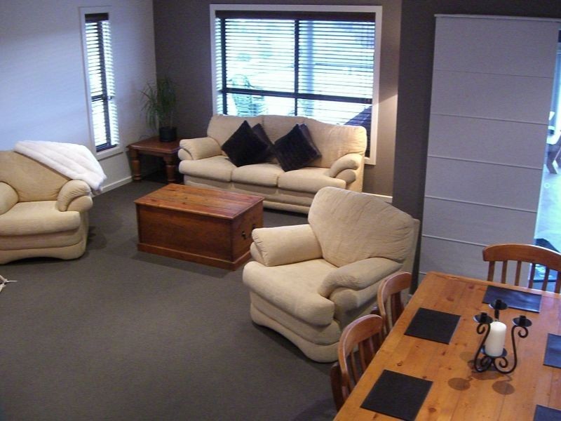 12 Hills St, Young NSW 2594