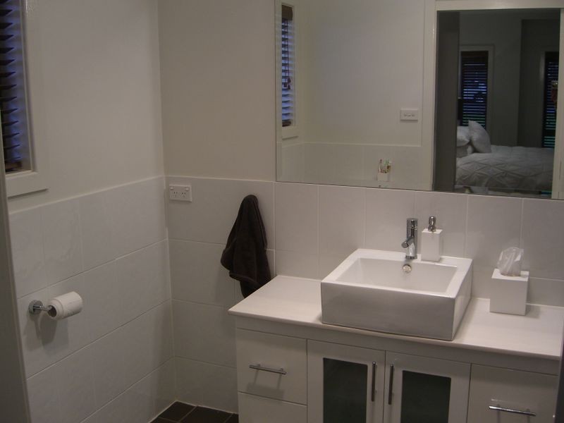 12 Hills St, Young NSW 2594