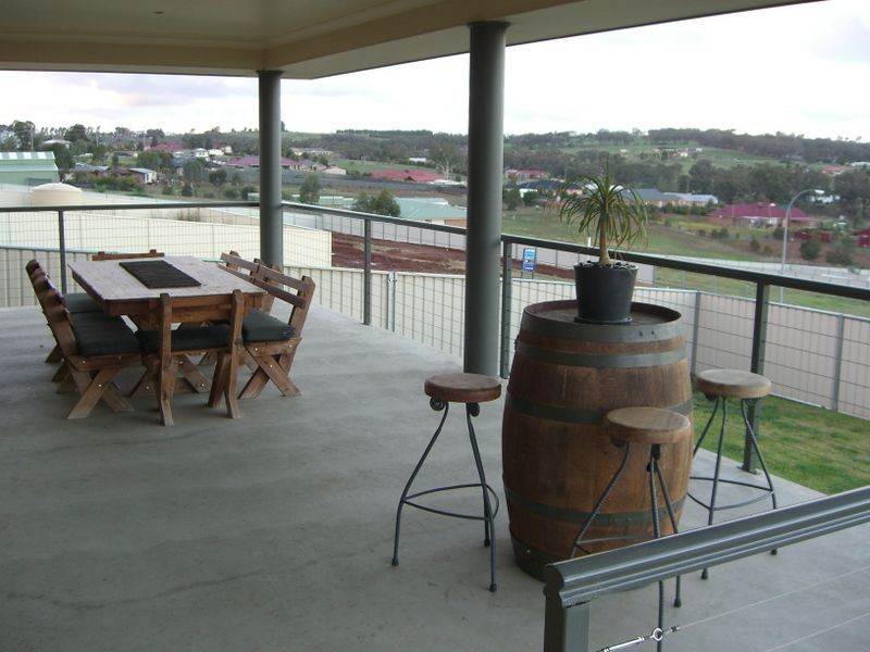 12 Hills St, Young NSW 2594