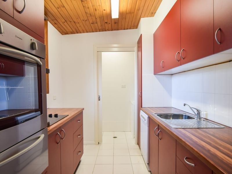 87 Blackett Avenue, Young NSW 2594