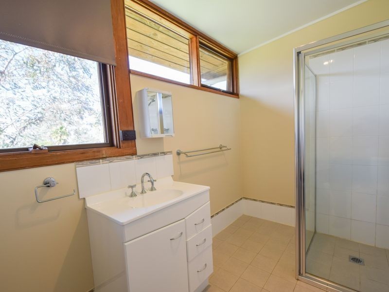 87 Blackett Avenue, Young NSW 2594